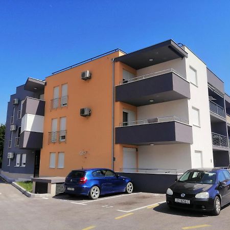 Luxury Apartment Queen Солин Екстер'єр фото