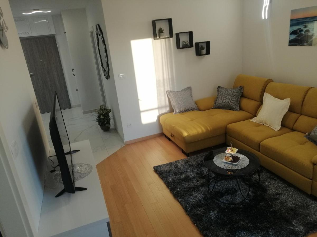 Luxury Apartment Queen Солин Екстер'єр фото