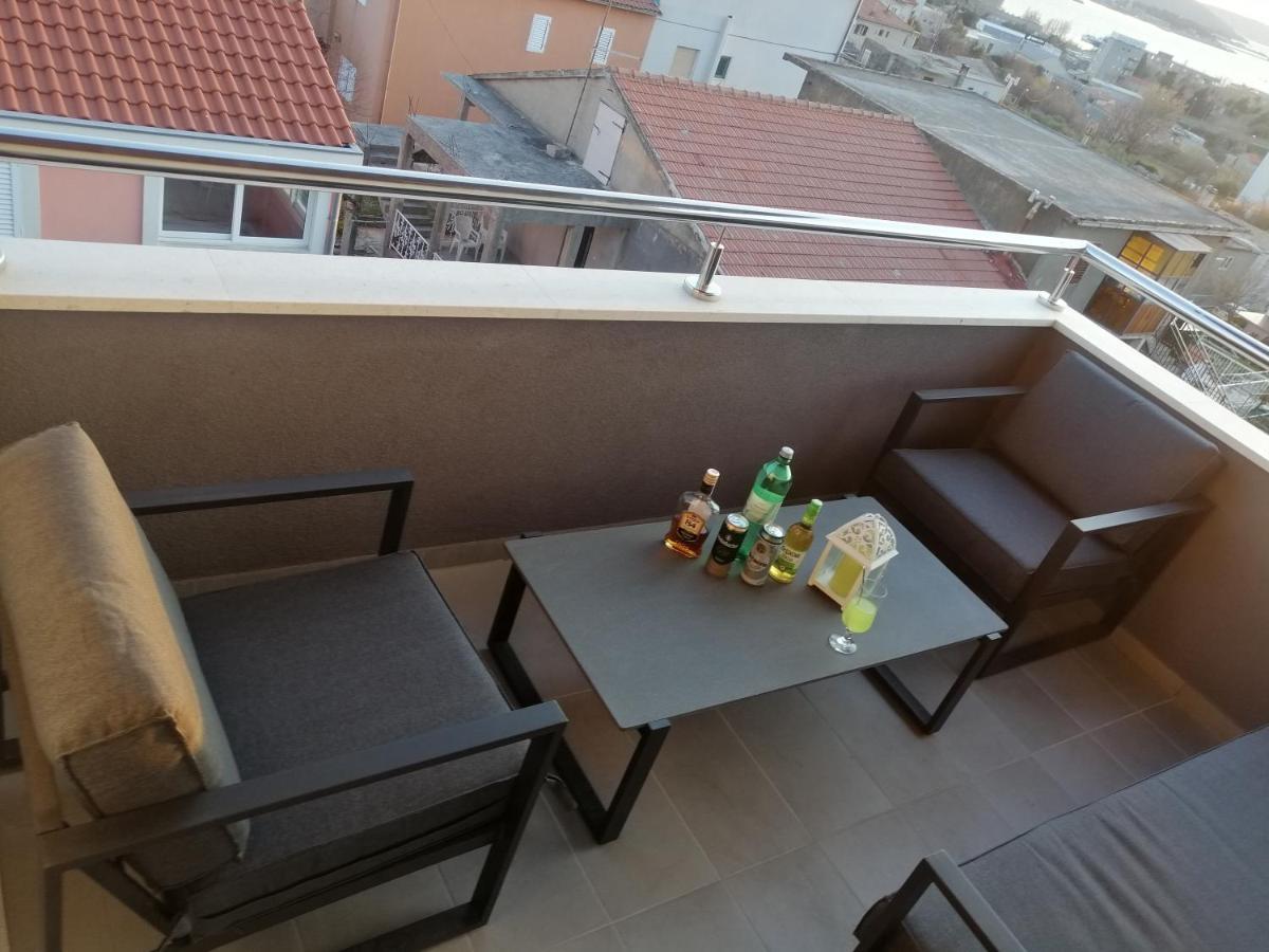 Luxury Apartment Queen Солин Екстер'єр фото