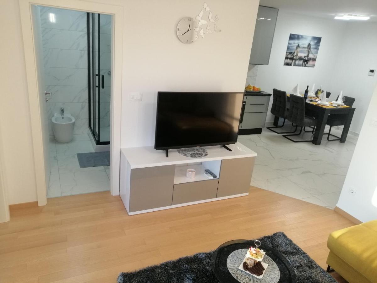 Luxury Apartment Queen Солин Екстер'єр фото