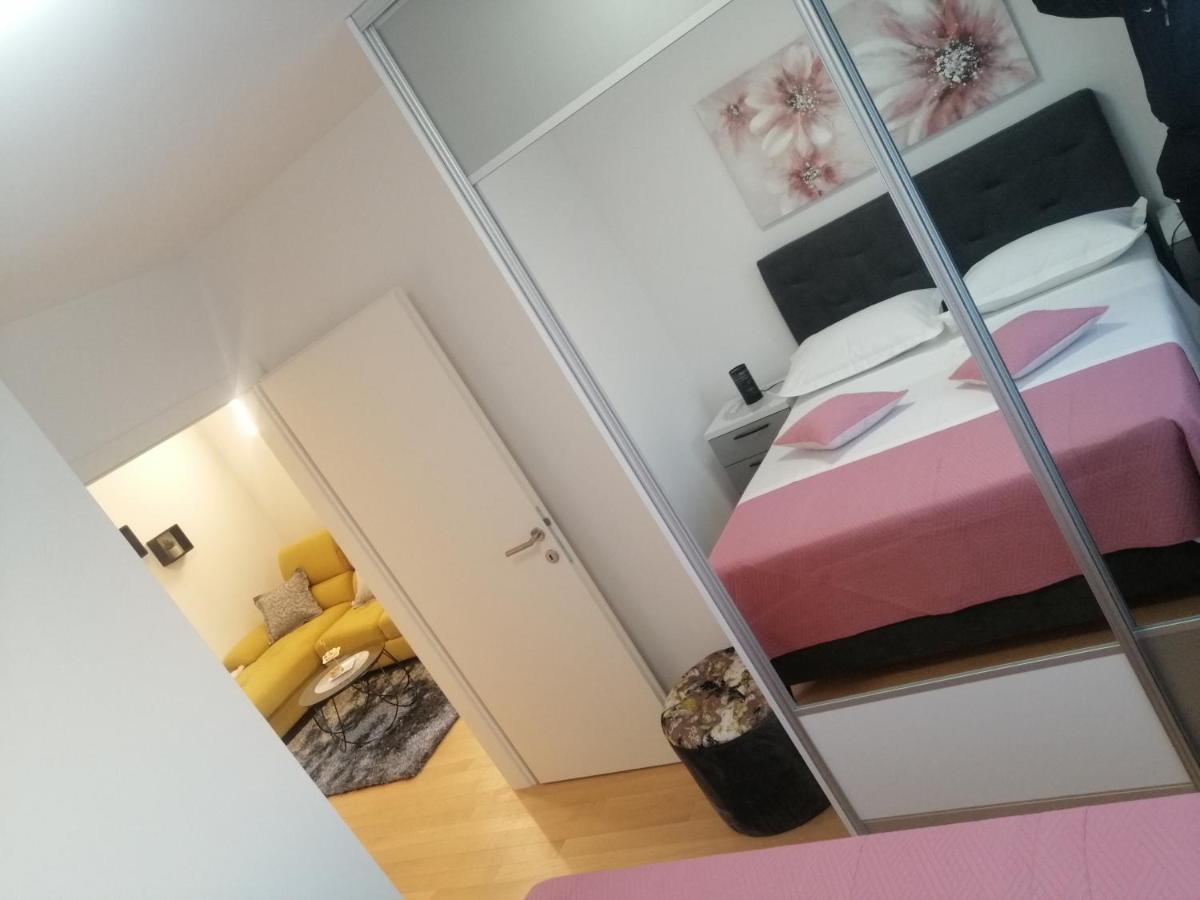 Luxury Apartment Queen Солин Екстер'єр фото